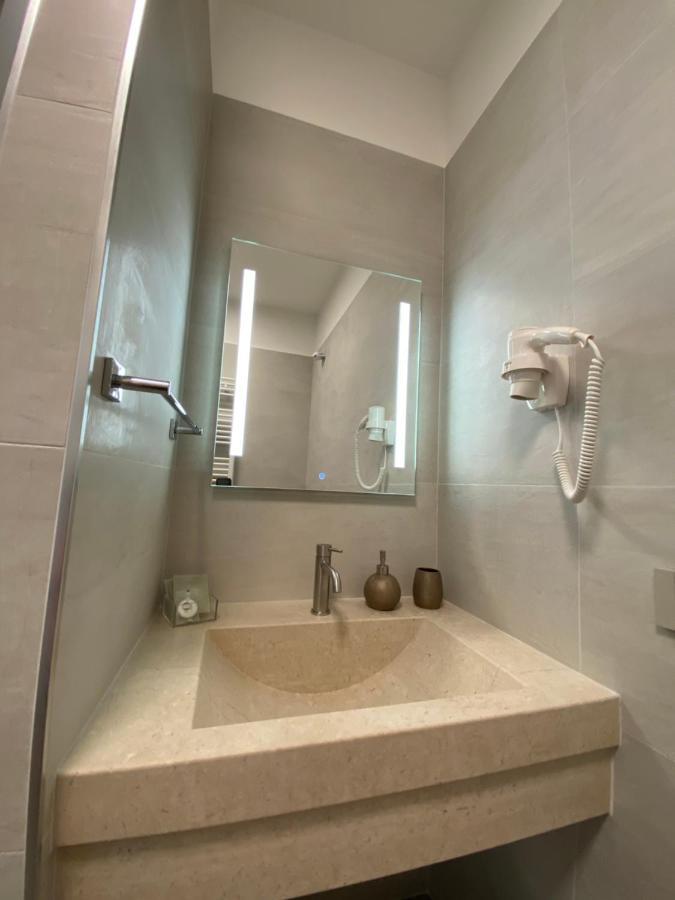 Porta Dell'Est Guest House Ночи Екстериор снимка